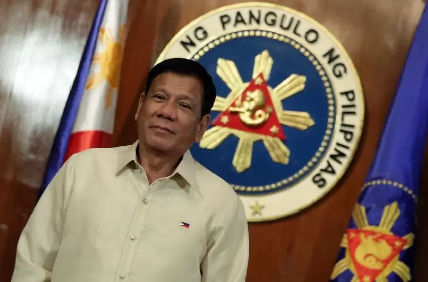 Duterte Signs: Active Hazard Pay for Frontliners is Finally Approved