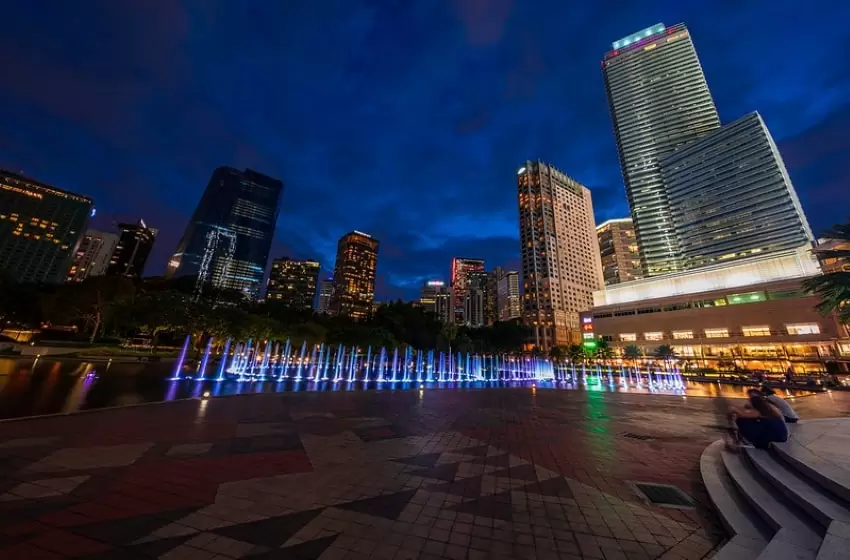 COVID-19: Malaysian business owners and trading groups call for a more complete lockdown