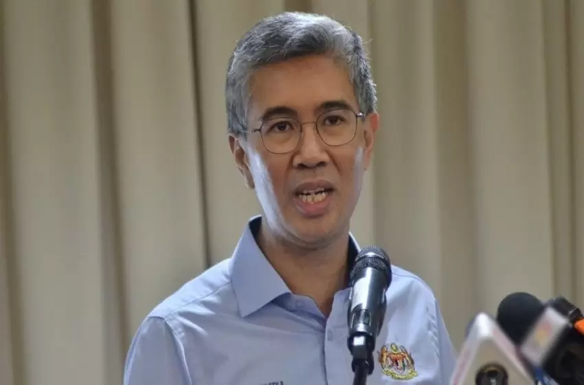 Tengku Zafrulul says MCO 2.0 would cost Malaysia RM600mil daily.