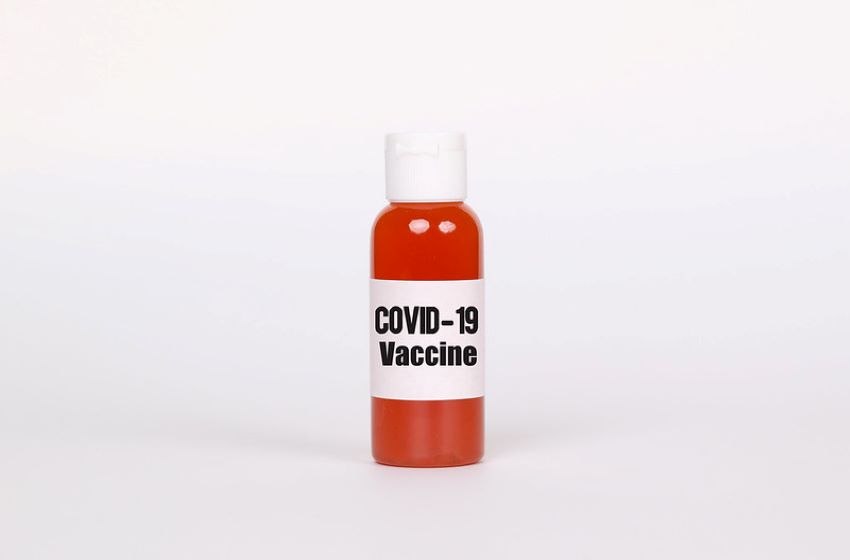 Vaccinate tourism staff, Govt said, after frontliners