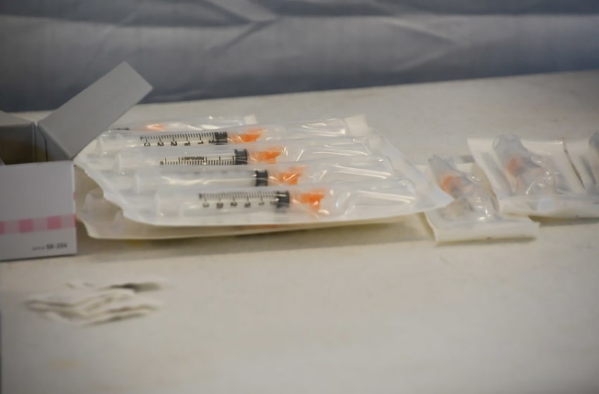 Enable private hospitals to purchase and administer vaccines, they tell the government.