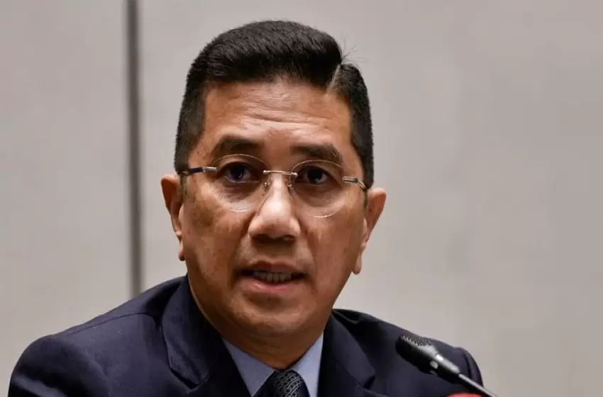 Azmin wrong to involve Anwar, PKR in suit, say voters