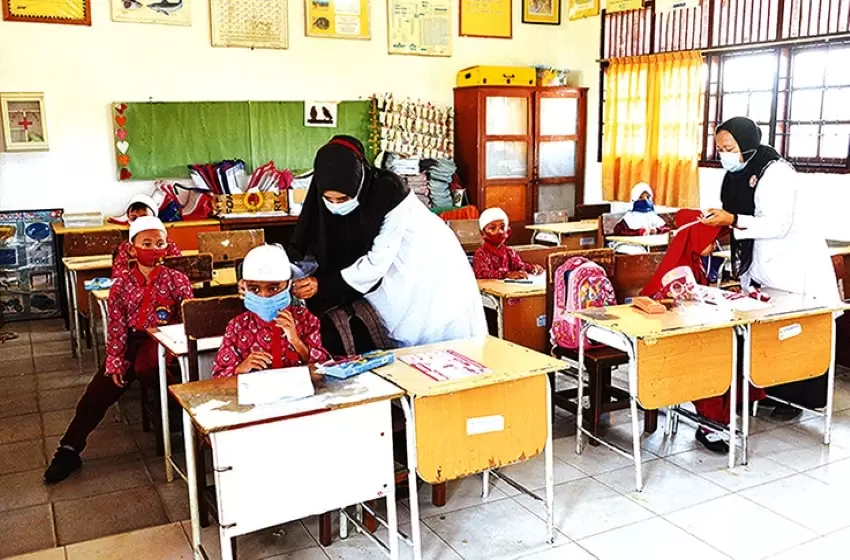 PM Muhyiddin instructs MoE to ensure students are able to keep up with digital learning under the new normal