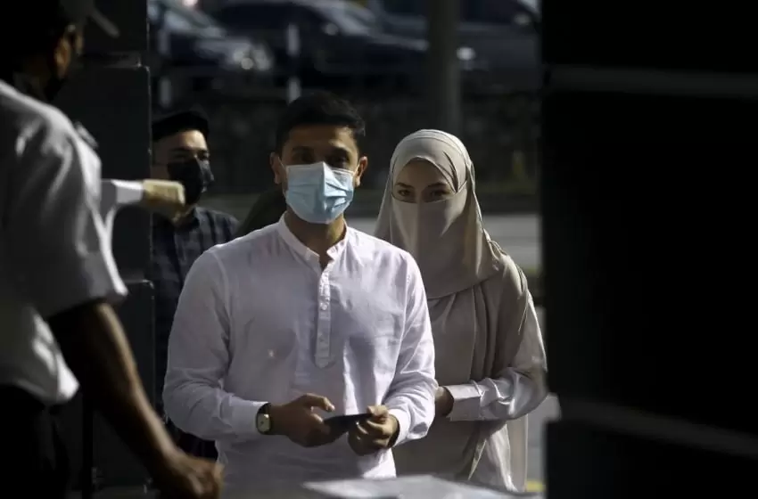 Claims of Neelofa not donning face mask under niqab