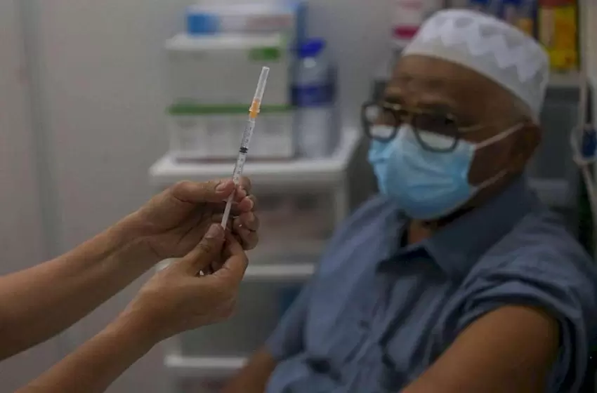 Former law minister Zaid Ibrahim demands govt transparency on vaccine agreements
