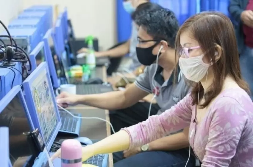 The Distribution of Laptops for Teachers Gain Attention