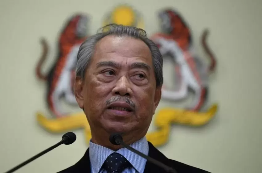 Anwar praises retiring PM, urges nation to calm throughout transition