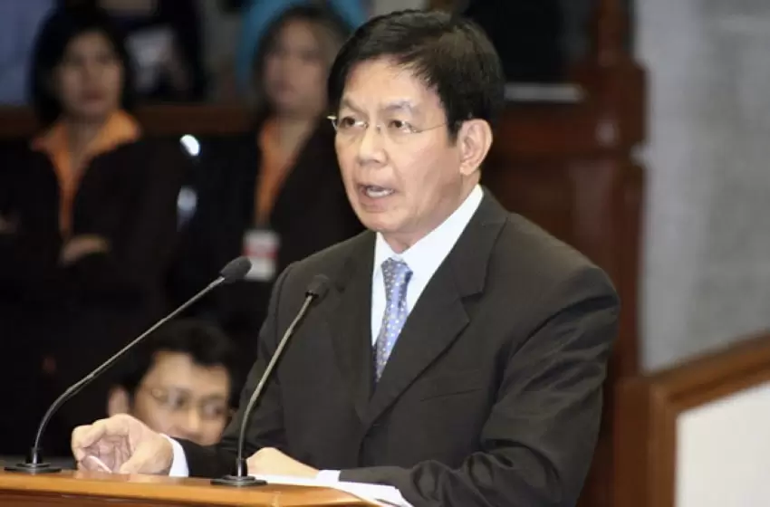 First senator to announce 2022 presidential candidacy
