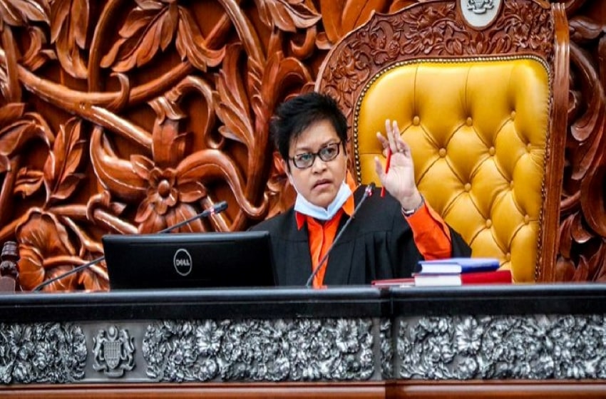 Azalina urges law minister to ‘fast-track’ her recall election Bill