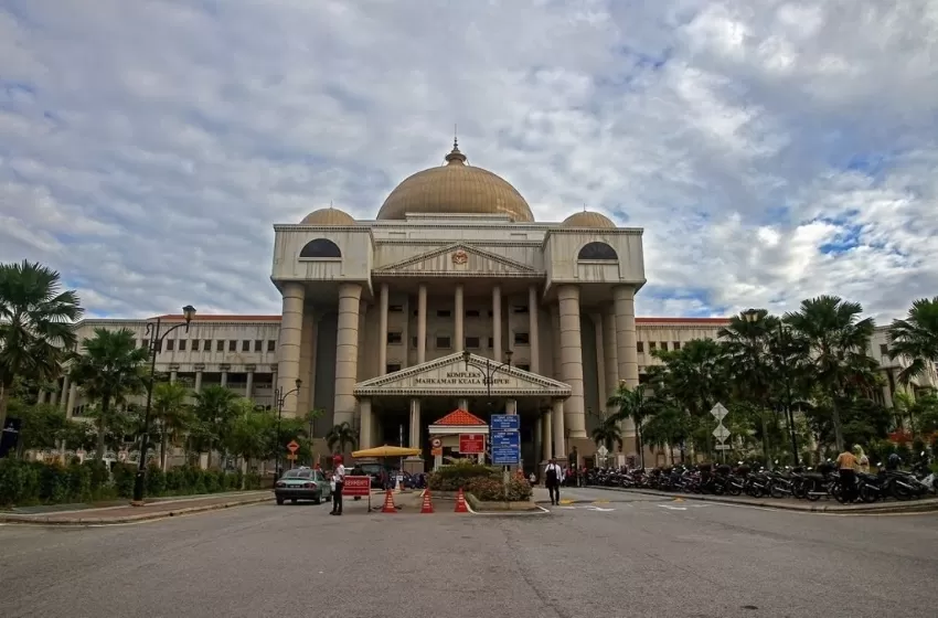 Azalina expresses concern over Putrajaya’s appeal of a citizenship decision