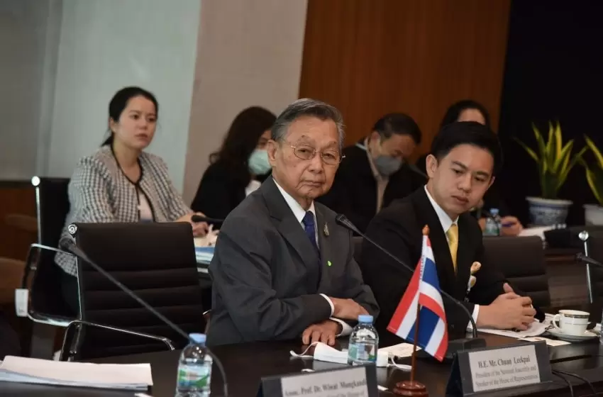 Chuan Leekpai Is Getting Ready For The Parliament Plan Revisions