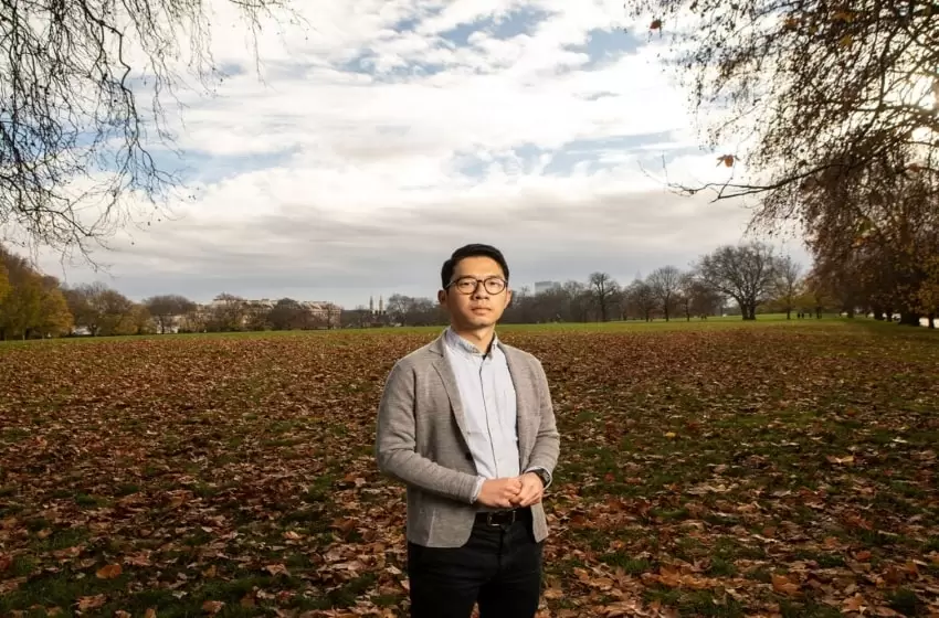 Activist from Hong Kong delivers ‘Freedom’ book in the UK