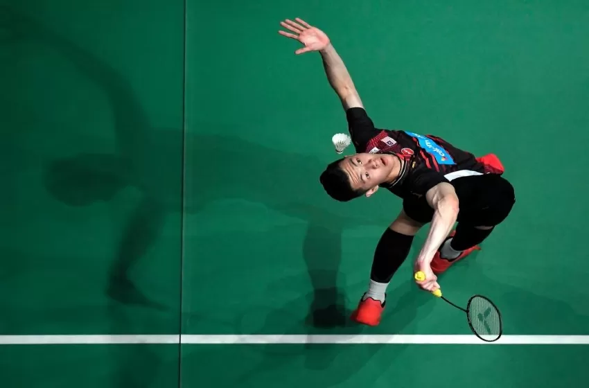 Zii Jia retires from the last set of the Hylo Open 2021 due to a back injury