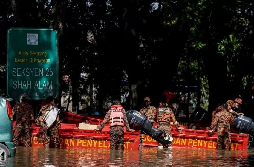 Over 45,000 flood refugees remain at 290 relief centers in 7 states