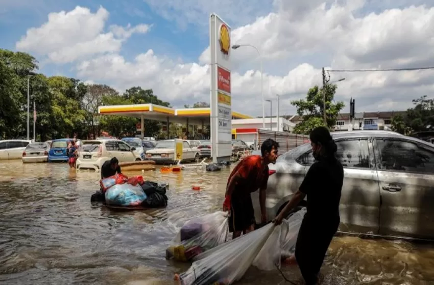 UAE provides aid to flood victims in Malaysia