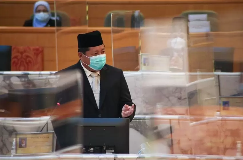 Mazlan Bujang, former Bersatu chairman, rejoins Umno