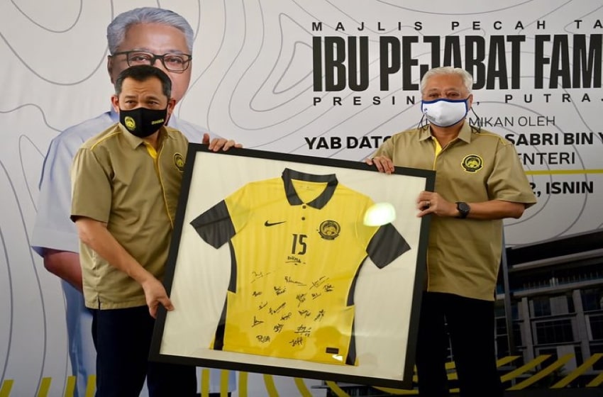 PM: To succeed in football development, Malaysia should follow the lead of Chelsea and Vietnam