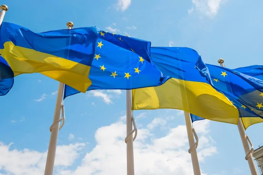 A frightening peak is struck in the Donbas battles as Ukraine becomes an EU candidate