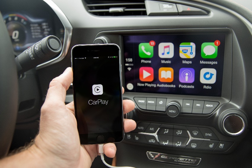 Apple plans to integrate fuel purchases with auto software