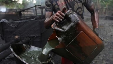 Bankrupt Sri Lanka is looking for Russian oil at a reduced price