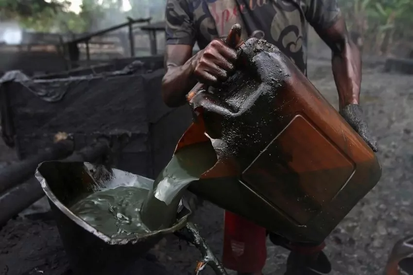Bankrupt Sri Lanka is looking for Russian oil at a reduced price