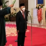 Indonesian President Jokowi reshuffles his government, appoints a new trade minister