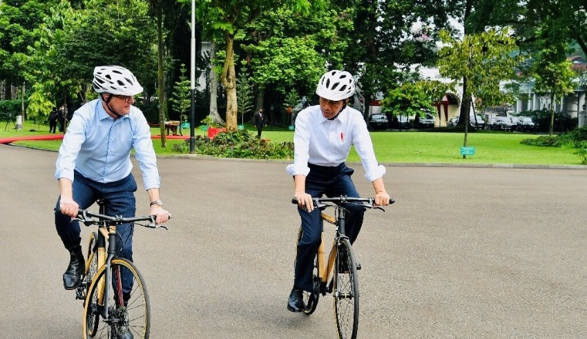 Indonesian President Widodo gave new Australian prime minister an unusual gift