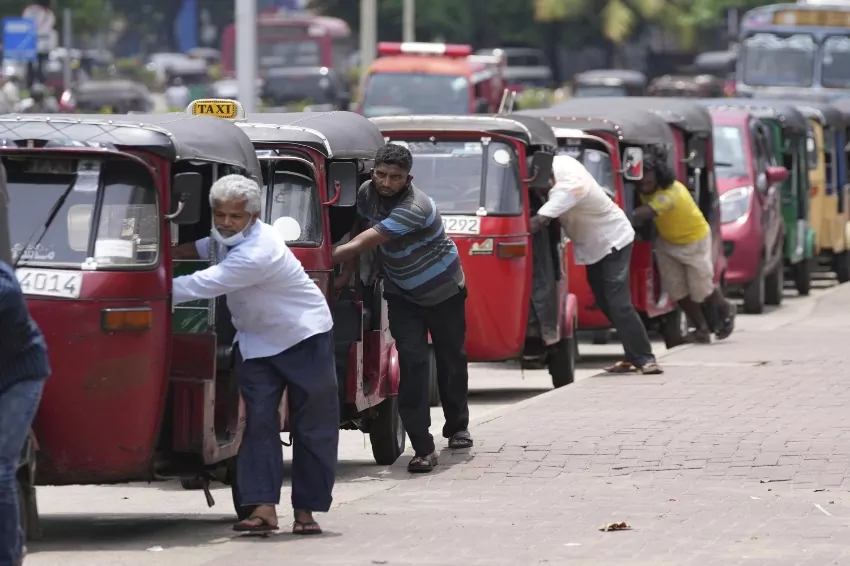 Sri Lankan parliament closes early due to gas shortage