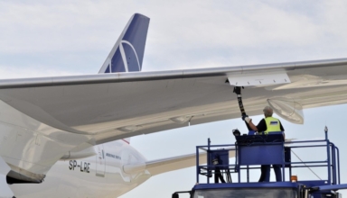 Strong currency and rising oil costs create "perfect storm" for airlines