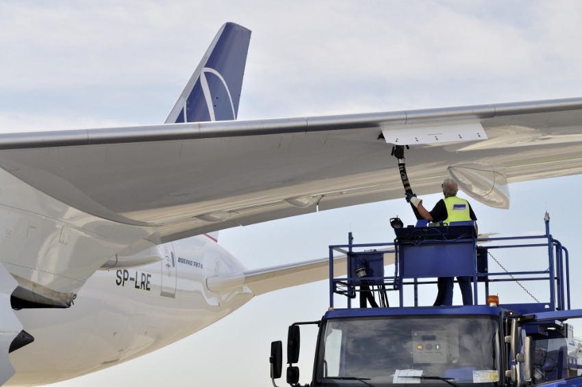 Strong currency and rising oil costs create "perfect storm" for airlines