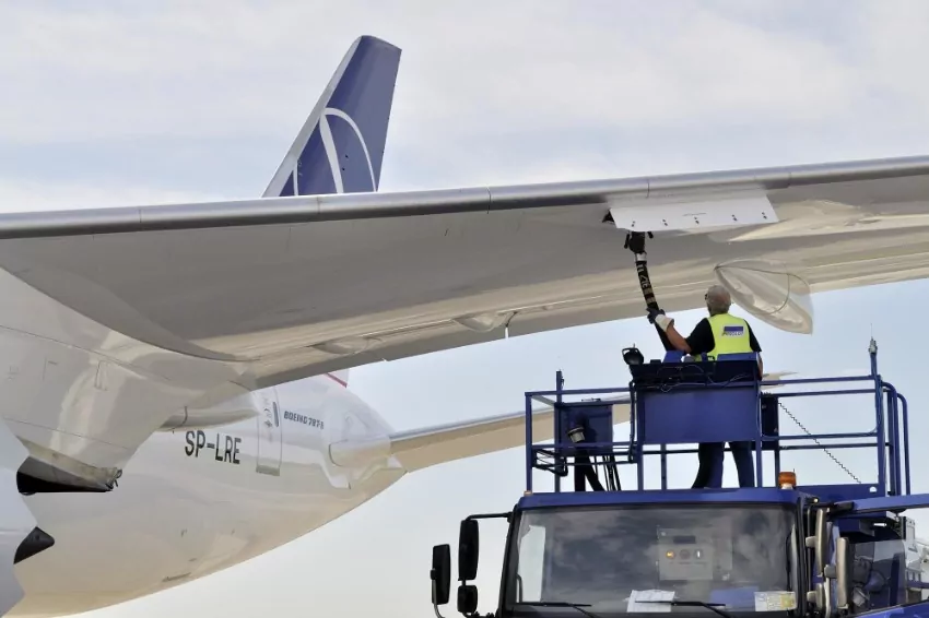 Strong currency and rising oil costs create "perfect storm" for airlines