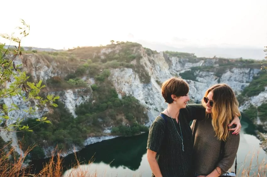 This US dating specialist urges couples to sign a relationship contract