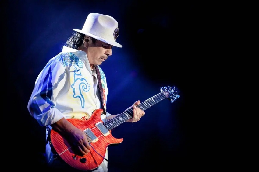 Carlos Santana faints during US concert