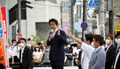 Former PM Shinzo Abe's body arrives in Tokyo, whole country in mourning