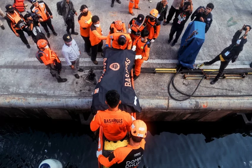 Indonesian ferry sinking rescues, 13 remain missing