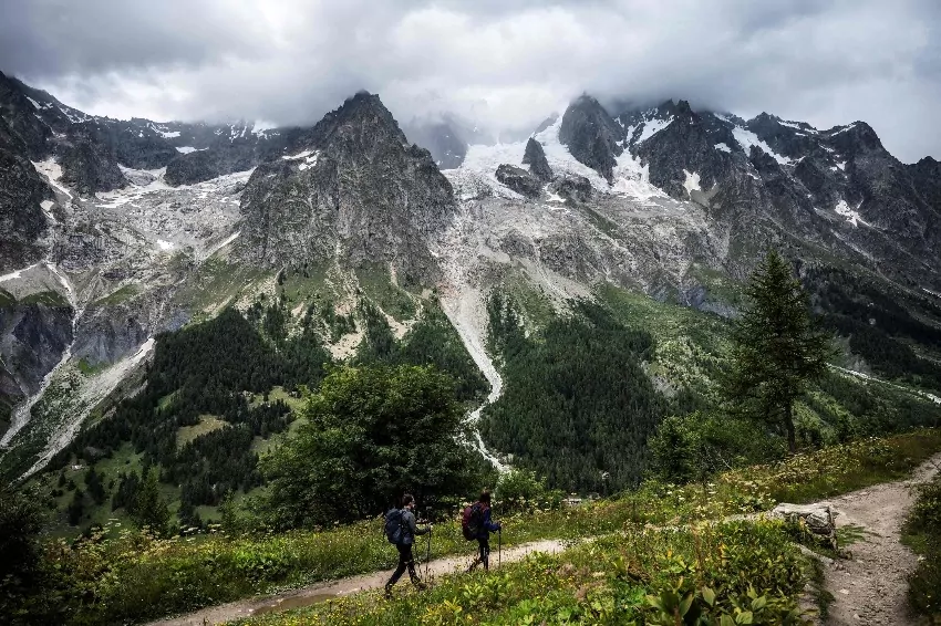 Italian Alps glacier collapse kills 6