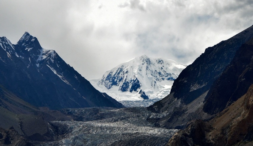 Melting glaciers endanger Pakistan's north