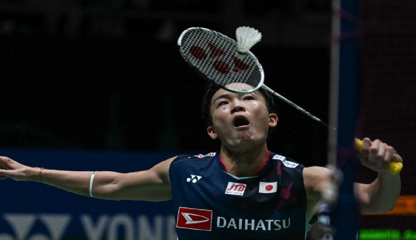 Momota's form sets up Axelsen's Malaysia Open showdown