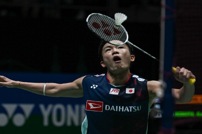 Momota's form sets up Axelsen's Malaysia Open showdown