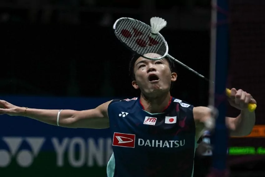 Momota's form sets up Axelsen's Malaysia Open showdown
