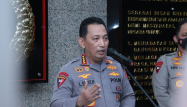 Police general dismissed after bodyguard found with gun wounds