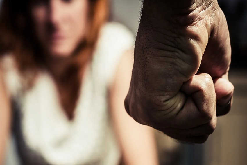 Police probe man-woman fight on Beach Road