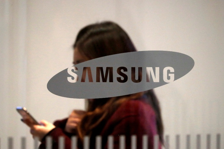 Samsung Q2 strong on server-chip demand, cloud handsets