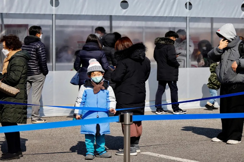 South Korea's PM warns of a COVID-19 outbreak as cases soar