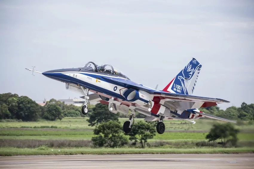Taiwan's superior training jet is praised