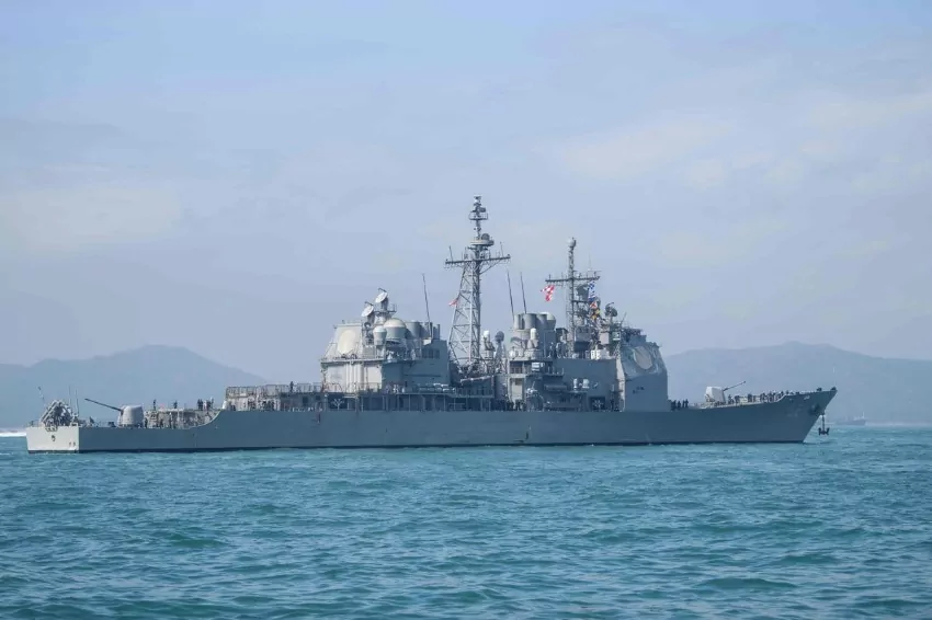 US Navy ship nears South China Sea islands again