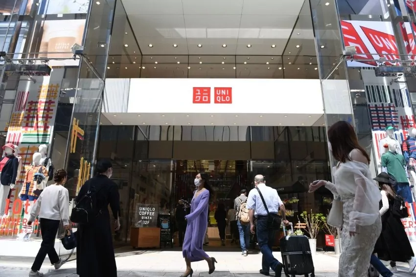 Uniqlo owner’s shares rise on earnings prediction