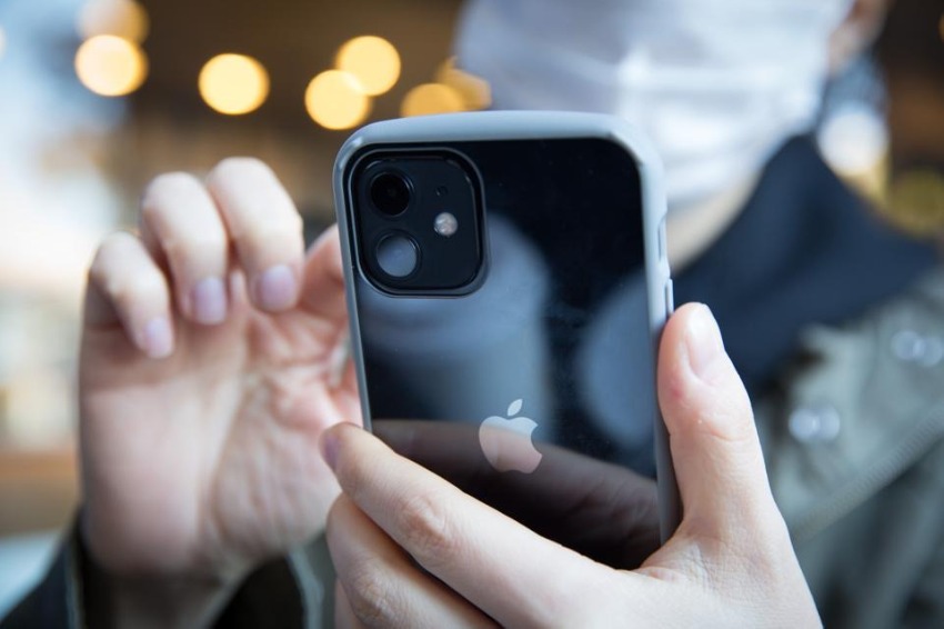 Apple warns about a bug that hackers can use to get into iPhones and Macs