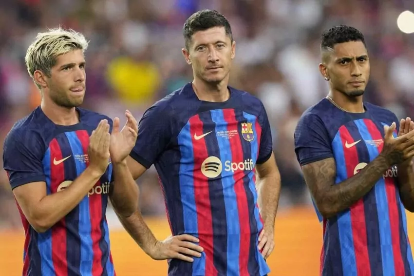 Barca signs four players after pulling last "economic lever"