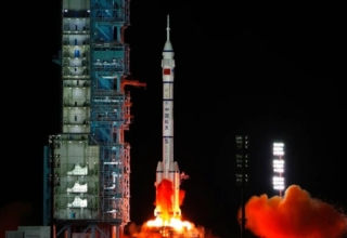 China launches a reusable spacecraft